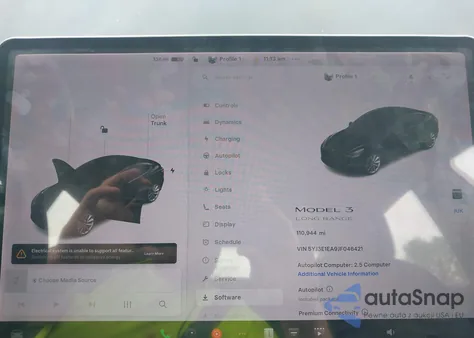 2018 Tesla Model 3 Long Range/Mid Range из США, поврежденный, VIN 5YJ3E1EA9JF046421